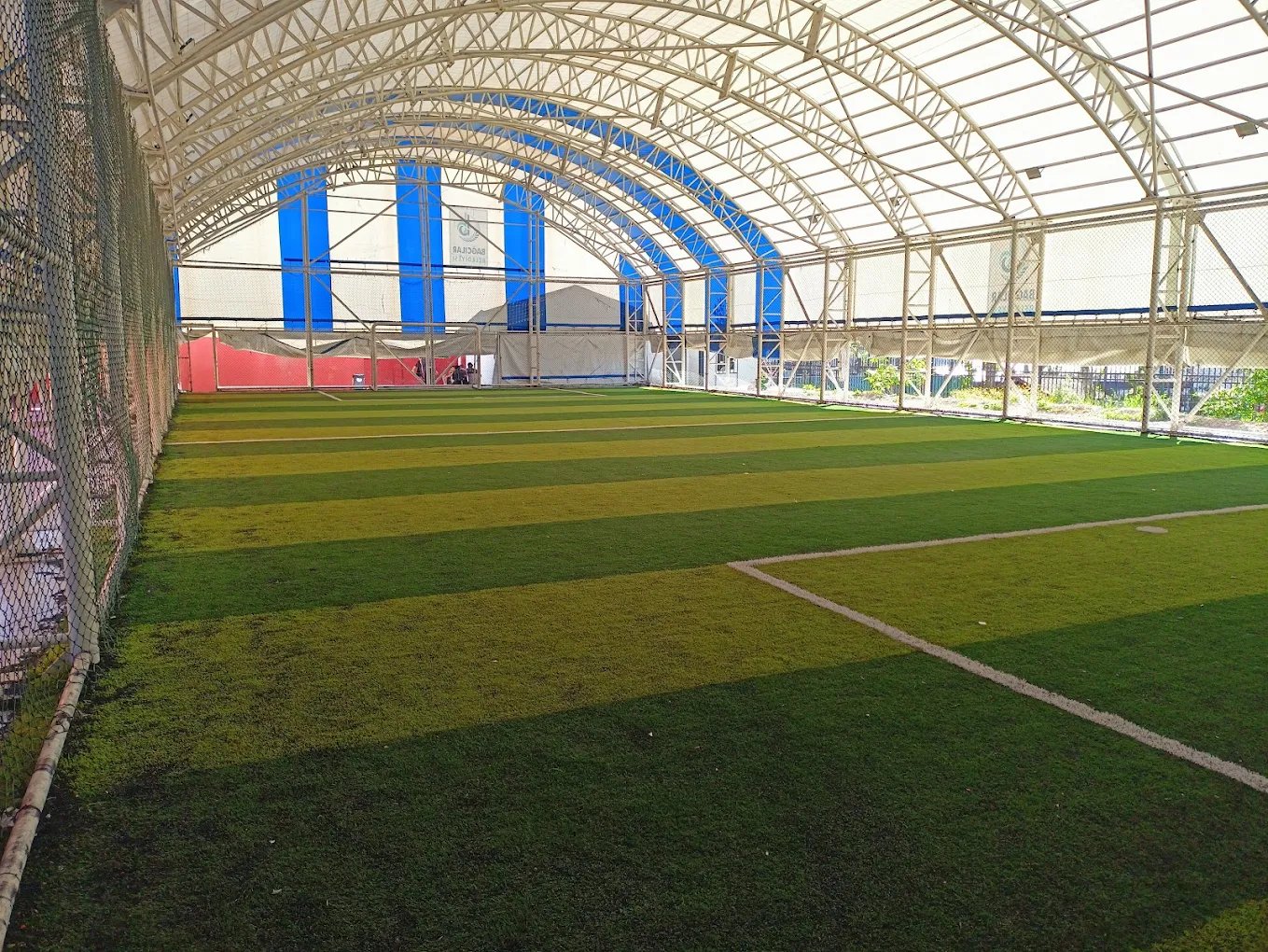 Peyami Safa Ortaokulu Halı Sahası