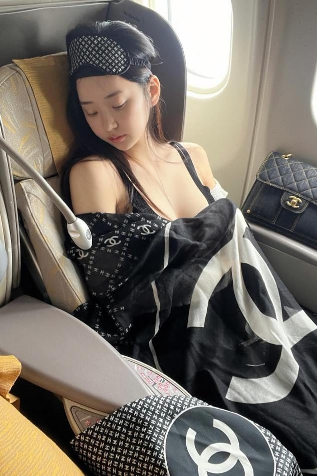 비행기녀 재은