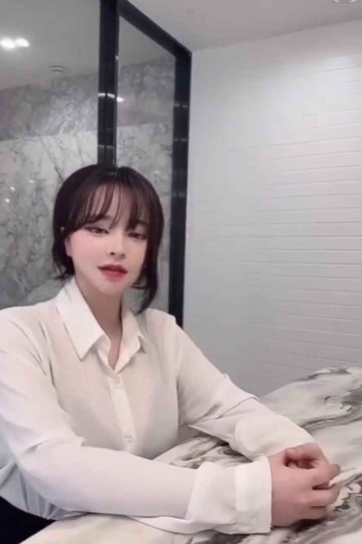김지윤