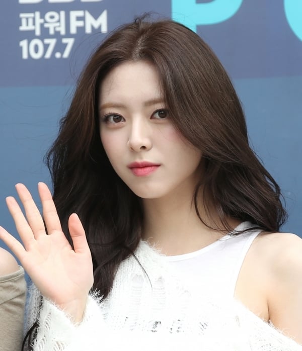 유나