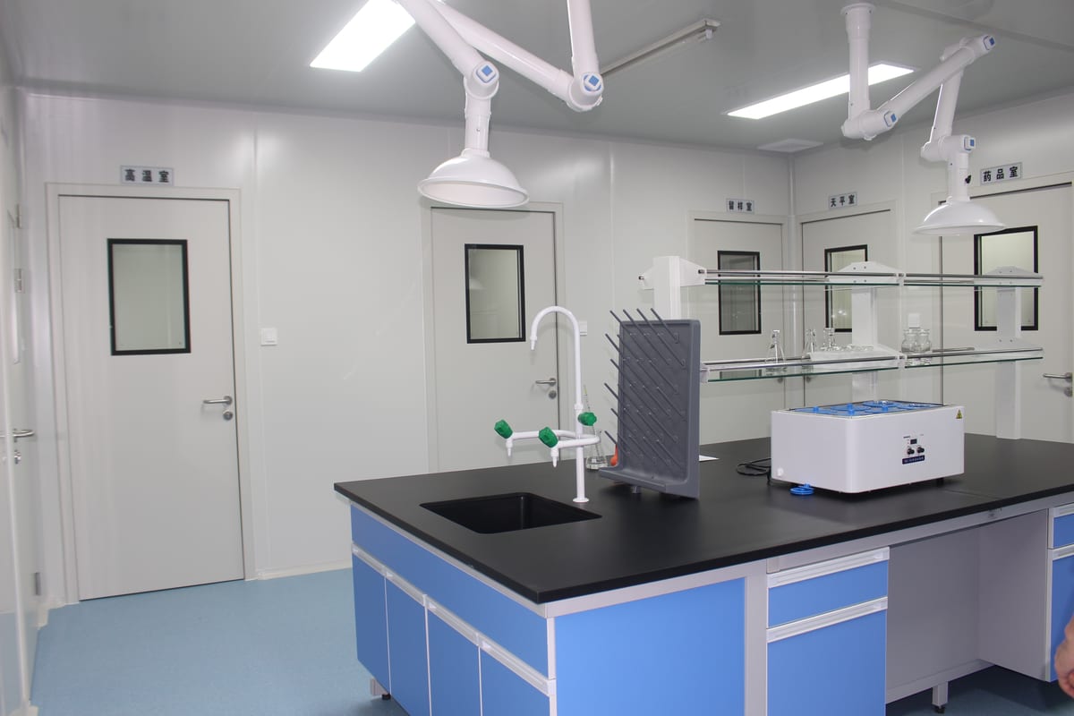 Clean laboratory room for desiccant inspection