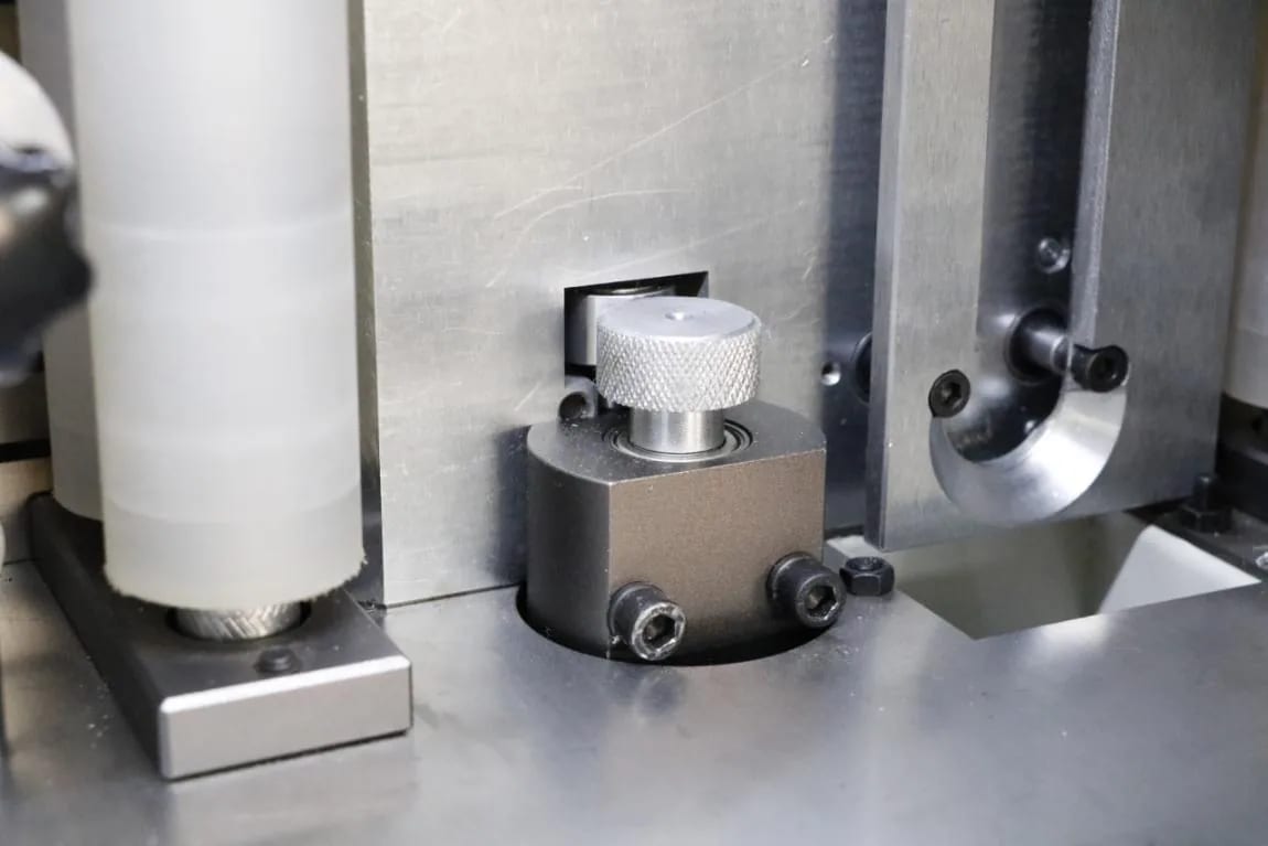 Detail des Schneid- und Einstellmechanismus der TR-Baureihe