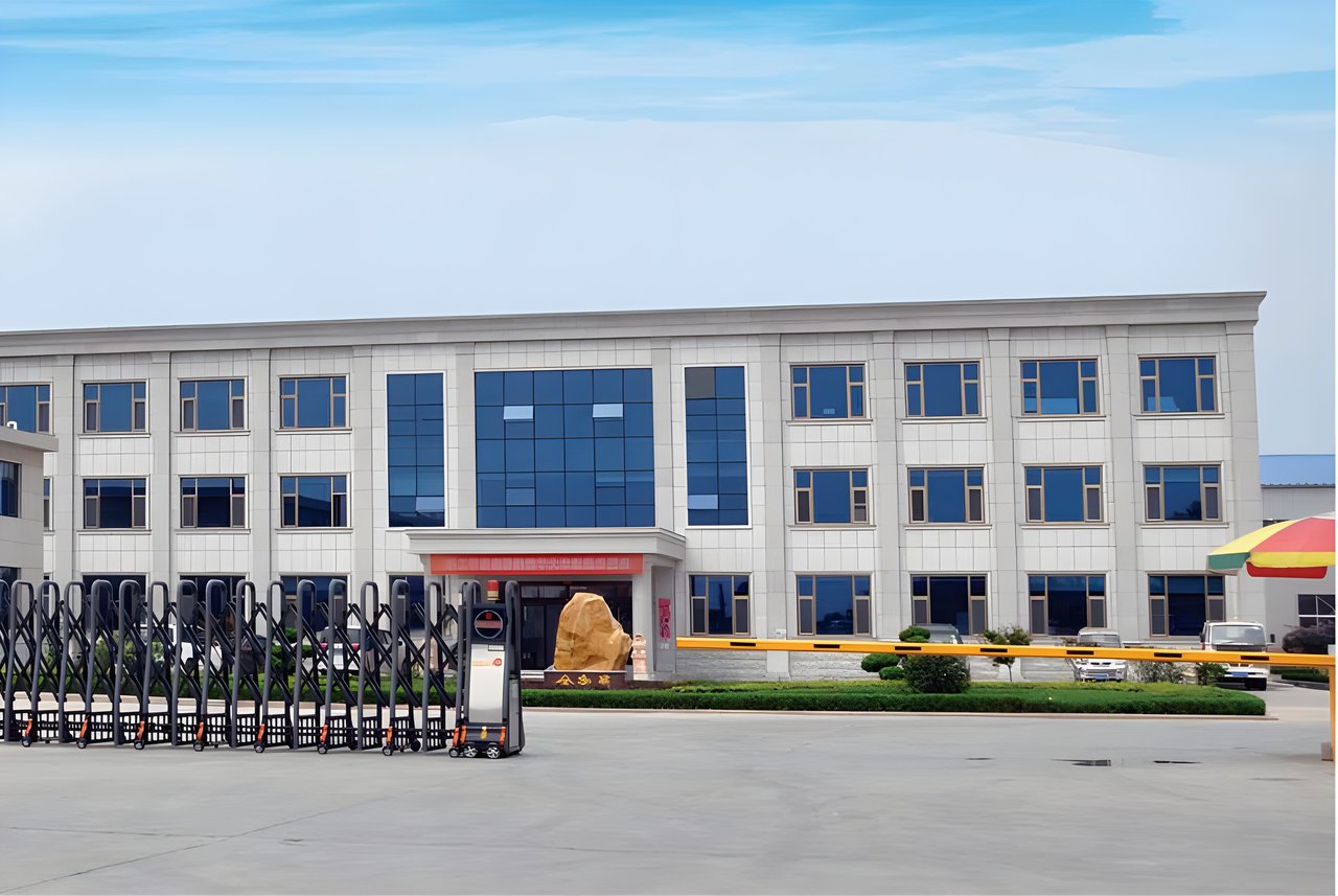 Office building and yard gate in Laizhou