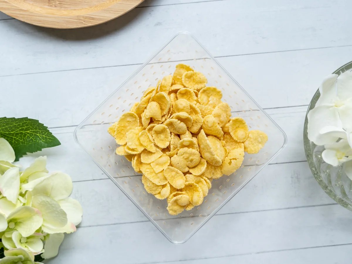 Food presented in a clean takeaway container for food-contact service