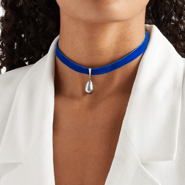 Luxe Velvet Strap Pendant Choker with Drop Pearl