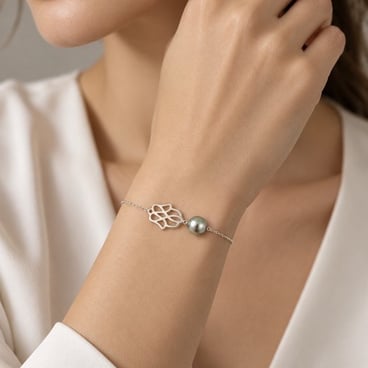 Bracelet Hamsa en or 18 carats avec perle de Tahiti