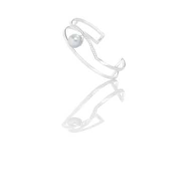 Light Muse Bracelet with white diamonds