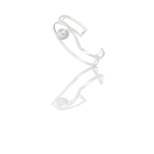 Light Muse Bracelet with white diamonds