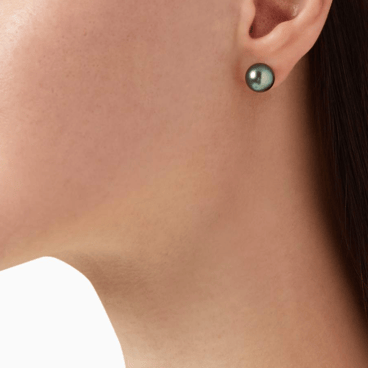 Stud Earrings with Tahitian Pearl