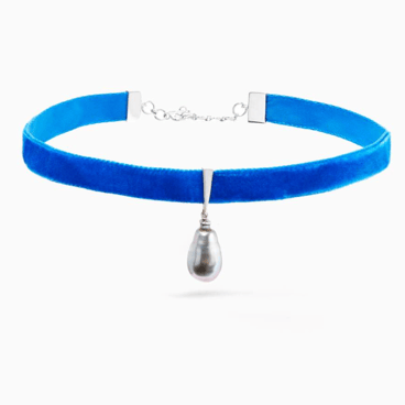 Luxe Velvet Strap Pendant Choker with Drop Pearl