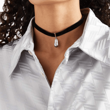 Luxe Velvet Strap Pendant Choker with Drop Pearl