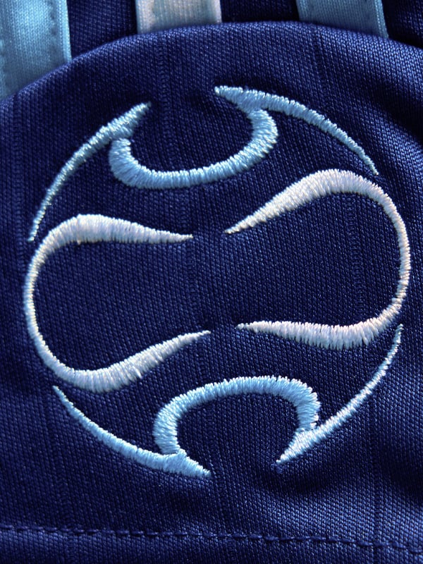 Teamgeist Shirt logo