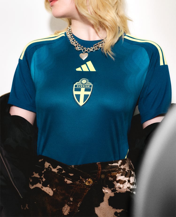 Shop 2025-26 Sweden Women's Away Shirt