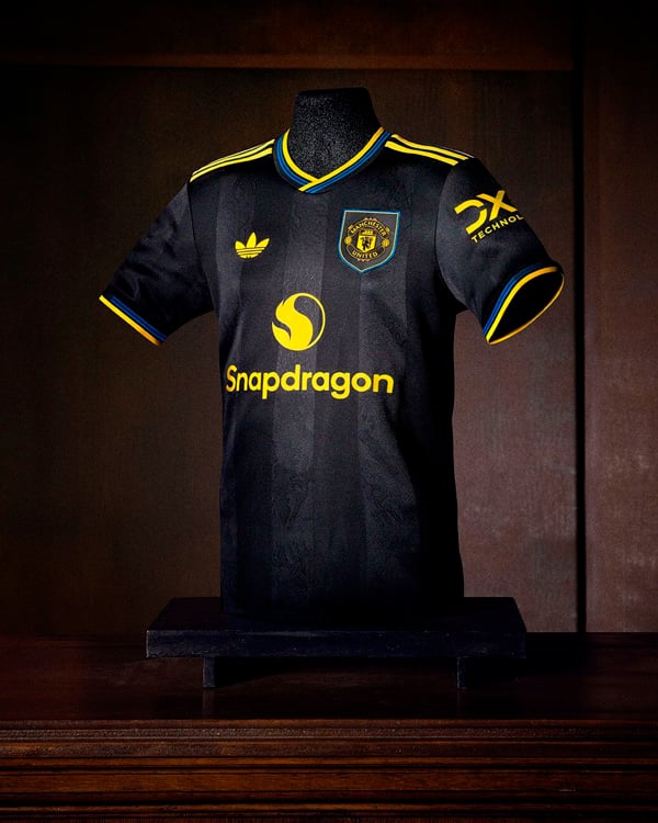 Manchester United Adidas Third Kit 2025 Tricolor