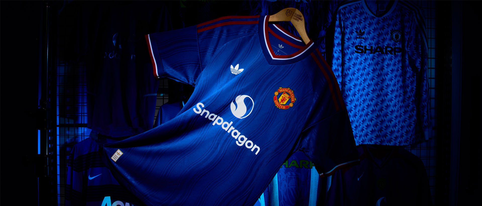 Shop Manchester United 2026-27 Away Shirt