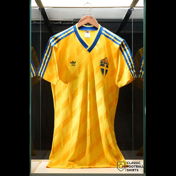 1990 Sweden Match Worn World Cup Home Shirt #14 (Nilsson)