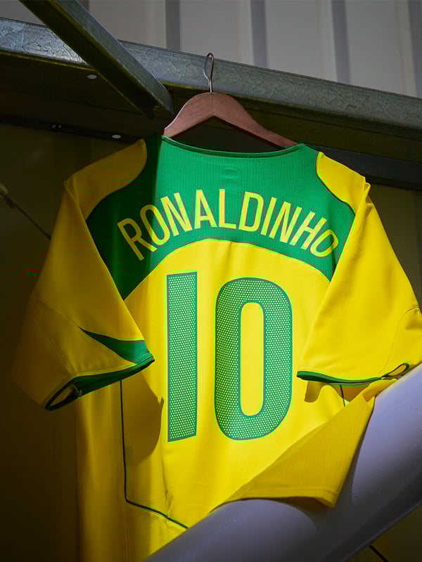 Ronaldinho Editorial Top