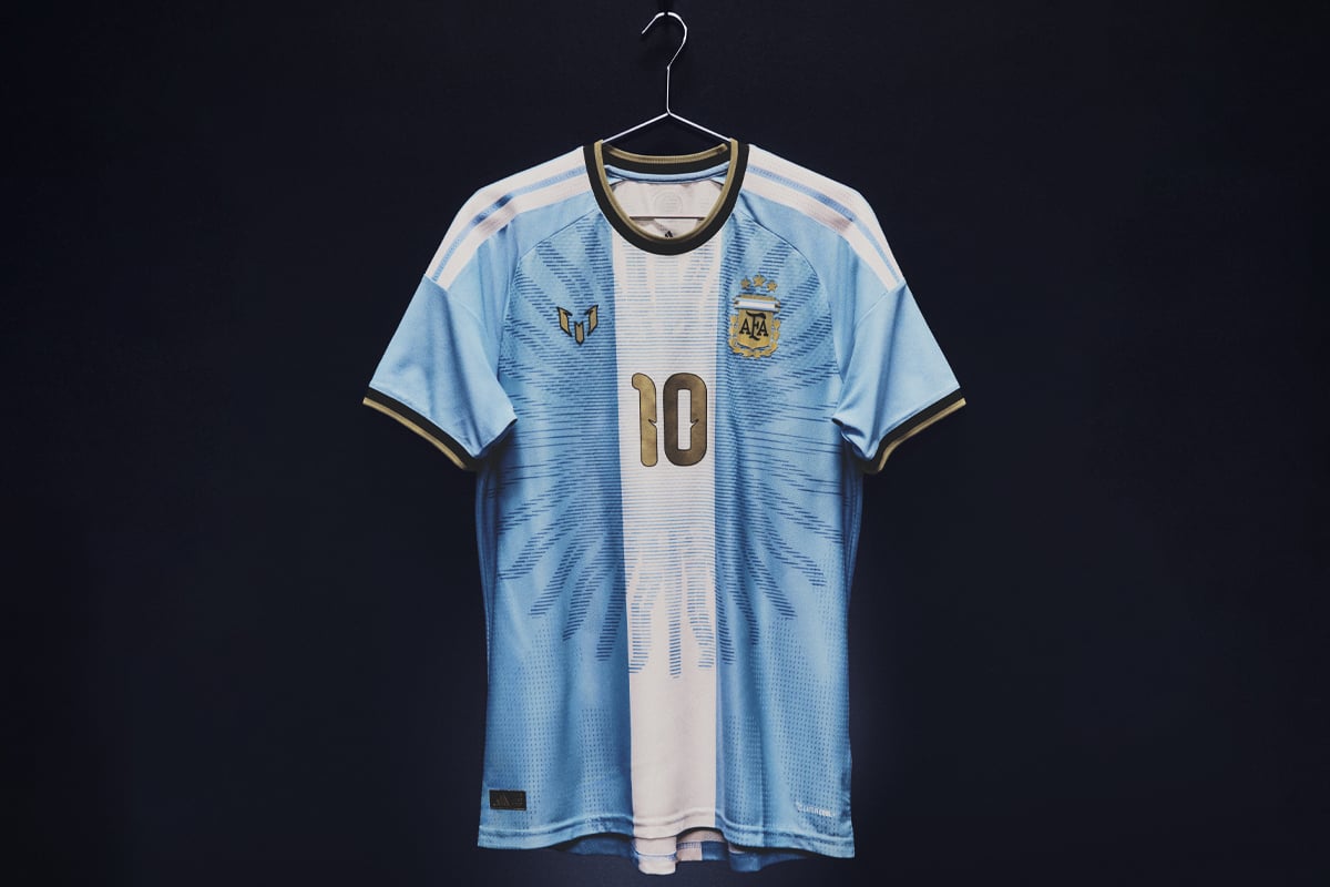 Lionel Messi signature logo and farewell sign-off detail