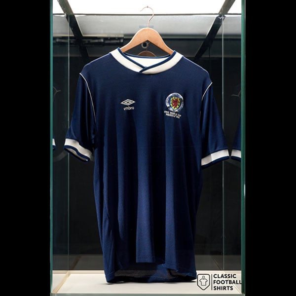 1986 Scotland Match Issue World Cup Home Shirt #16 (McAvennie)