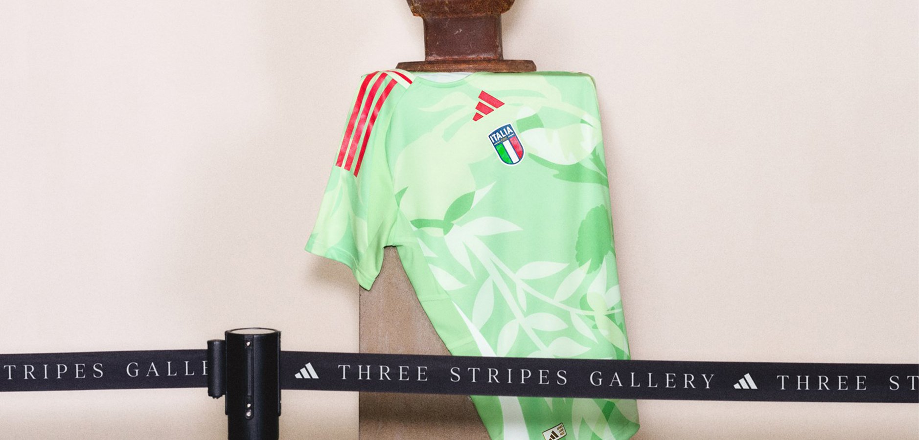 Shop 2025-26 Italy Women's Away Shirt