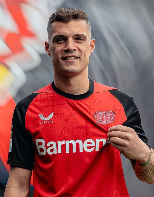 Maillot Domicile Bayer 04 Leverkusen 2024-2025 - Castore - Taille M - Homme - Neuf