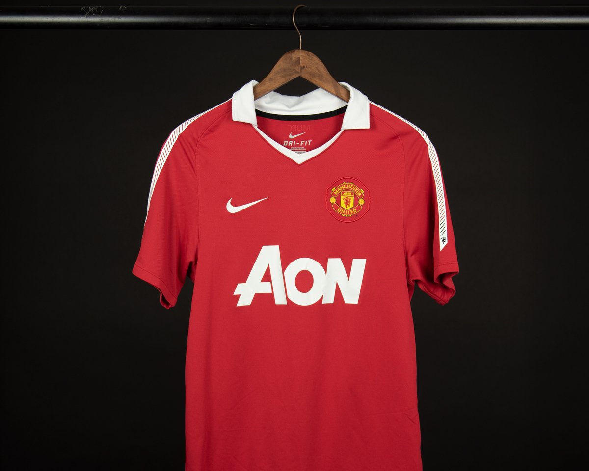 Shop Manchester United Kits