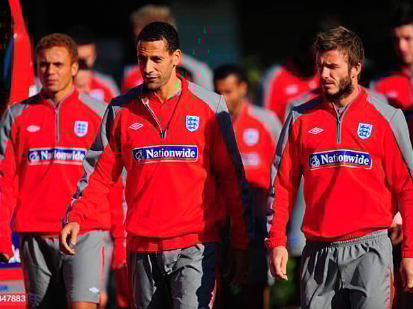 2010-11 England Umbro 1/4 Zip Sweat Top