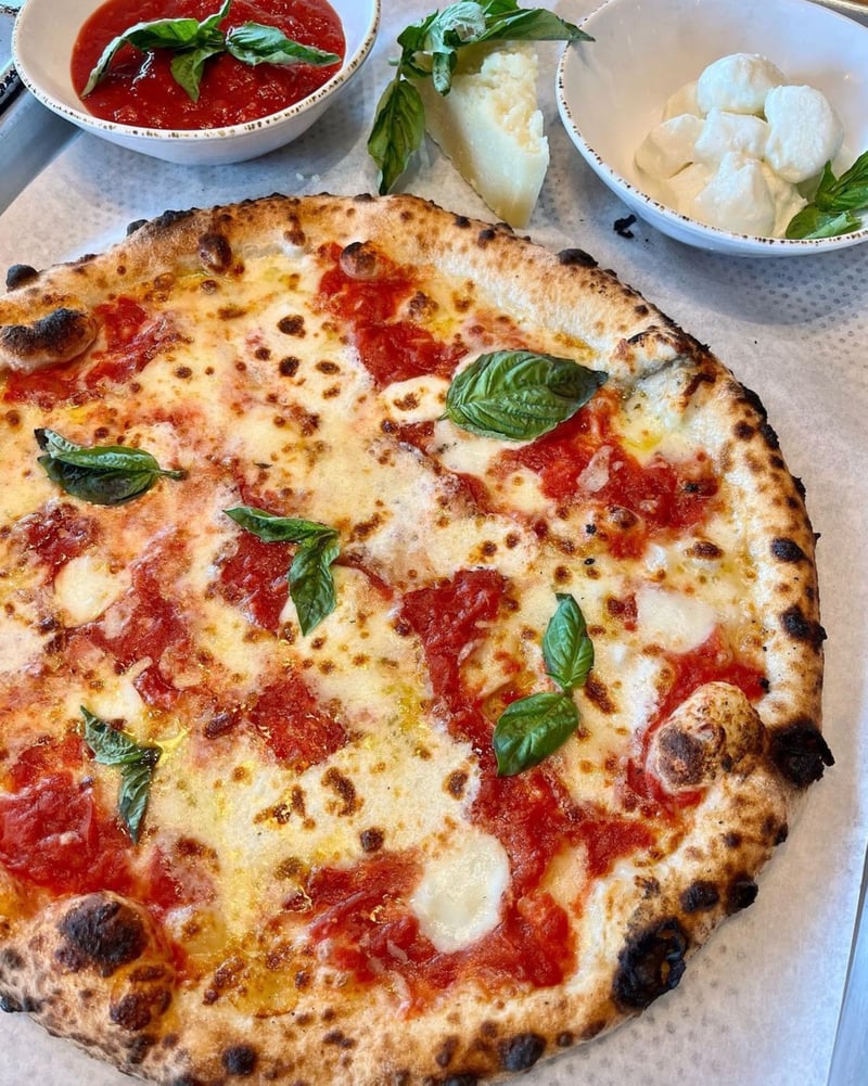 Neapolitan pizza from Forno Napoli