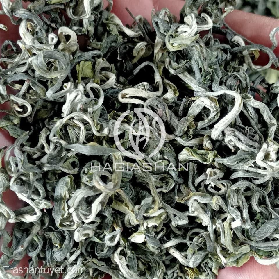 vì sao trà sao chảo gang bếp củi lại có hương vị thơm ngon hơn