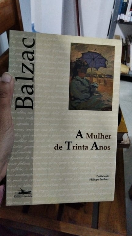 alternative text