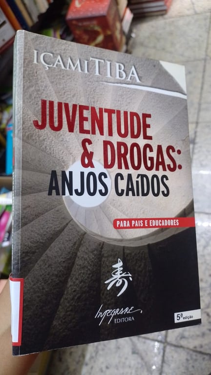 alternative text