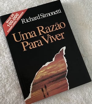 alternative text
