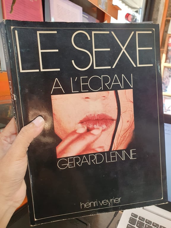 alternative text