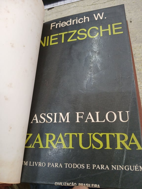 alternative text