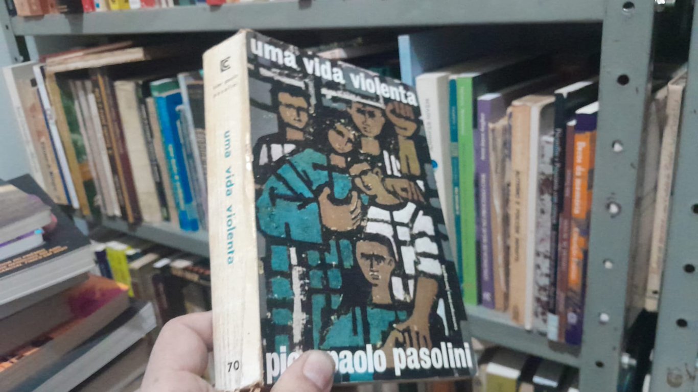 alternative text