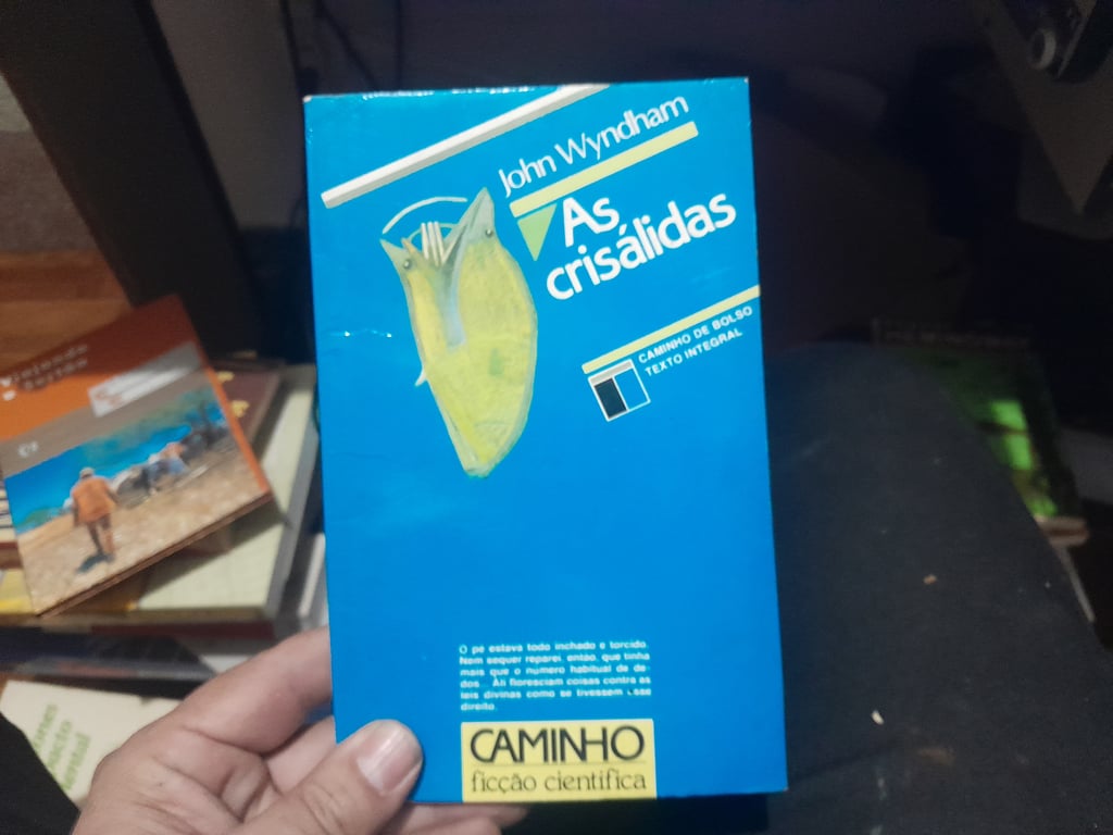 alternative text