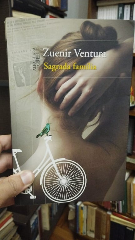 alternative text