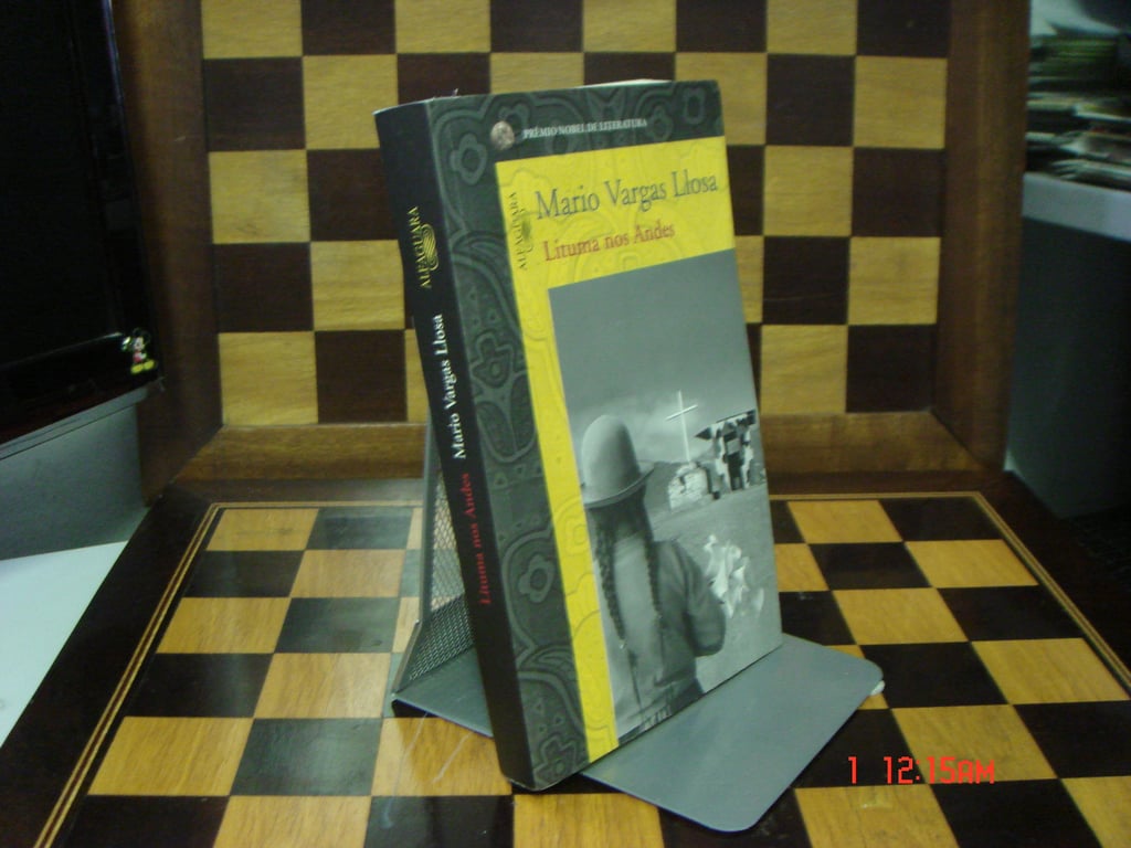 Lituma De Andes de Mario Vargas Llosa pela Alfaguara (2011)
