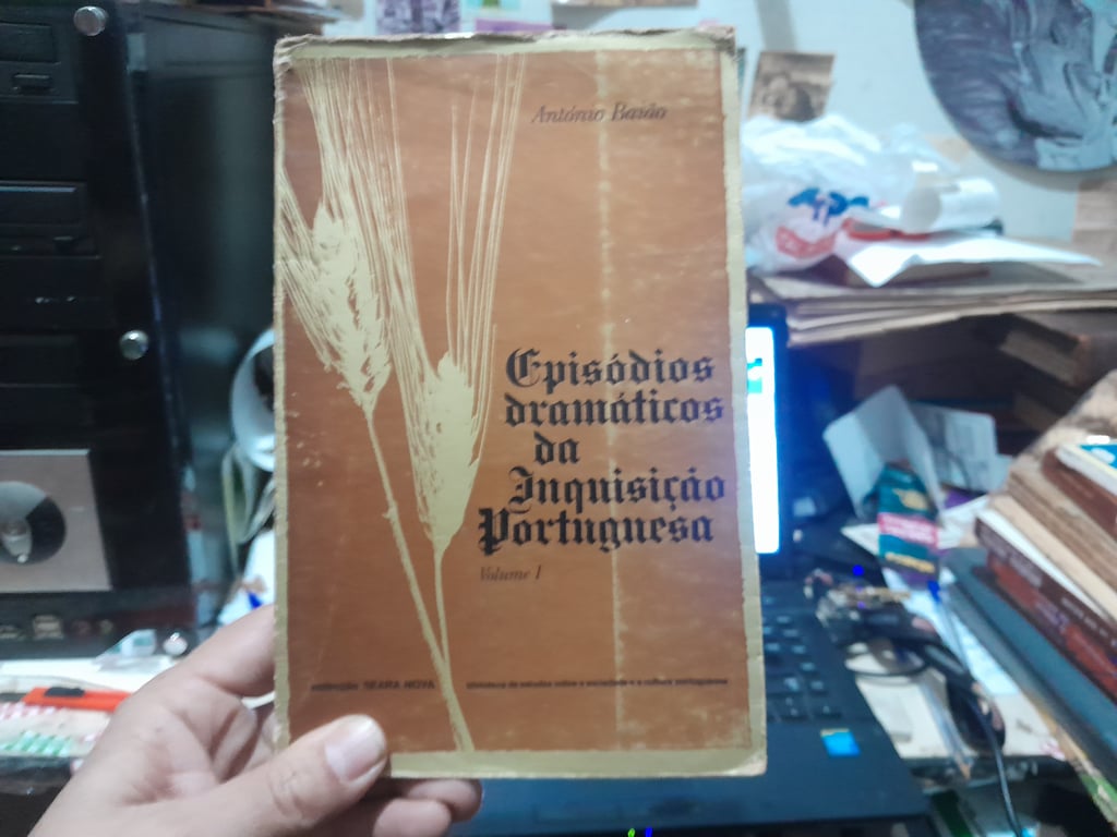 alternative text