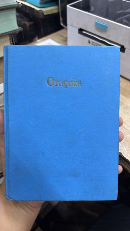 alternative text