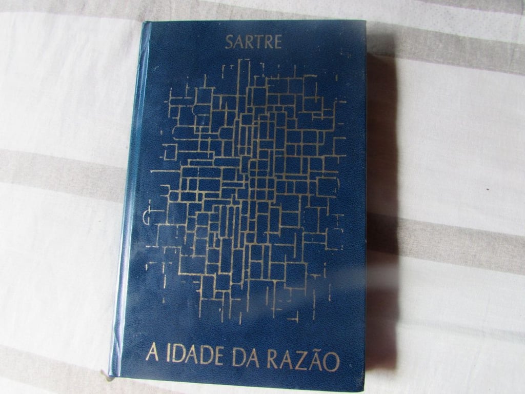 alternative text