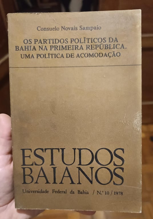 alternative text