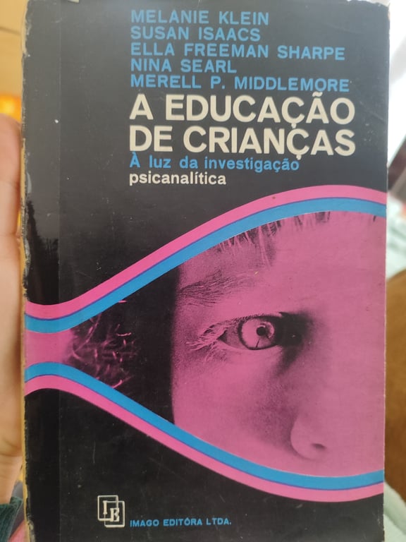 alternative text