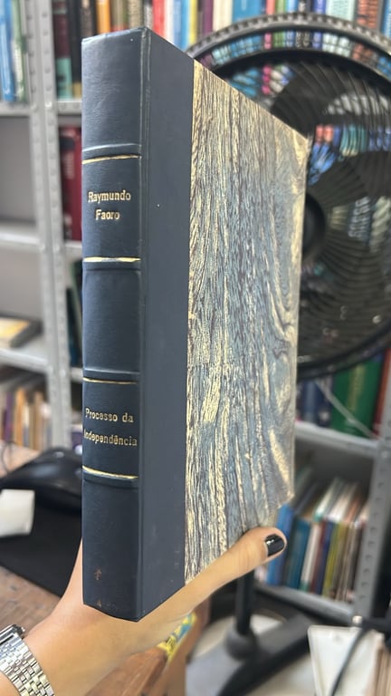 alternative text