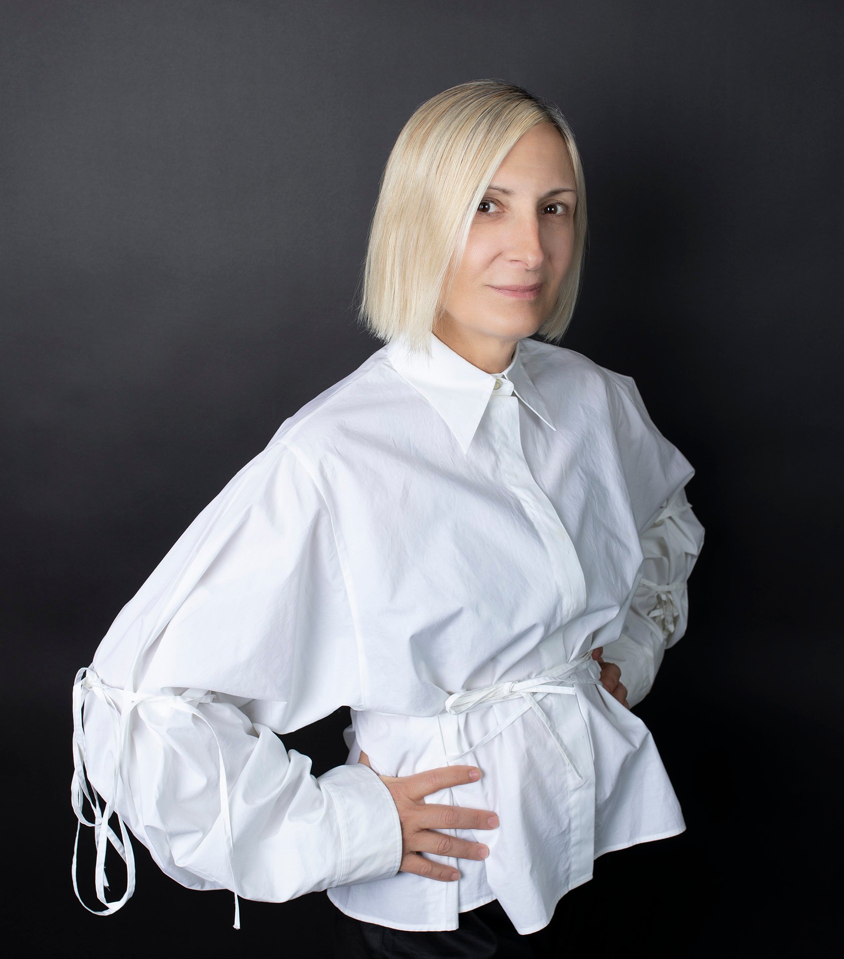 Grimanesa Amoros portrait picture on the ILUMINET article