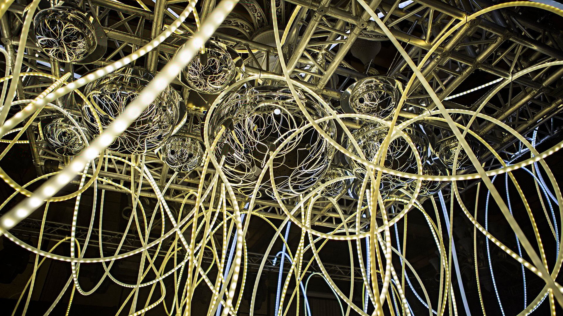 Grimanesa Amoros GOLDEN CONNECTION