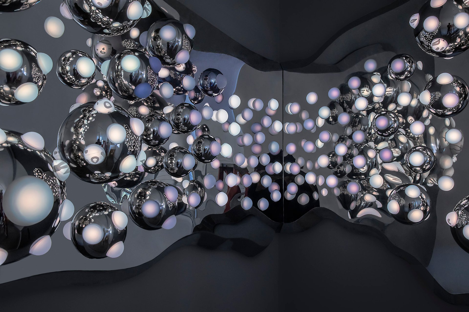 Grimanesa Amoros Argentum light installation