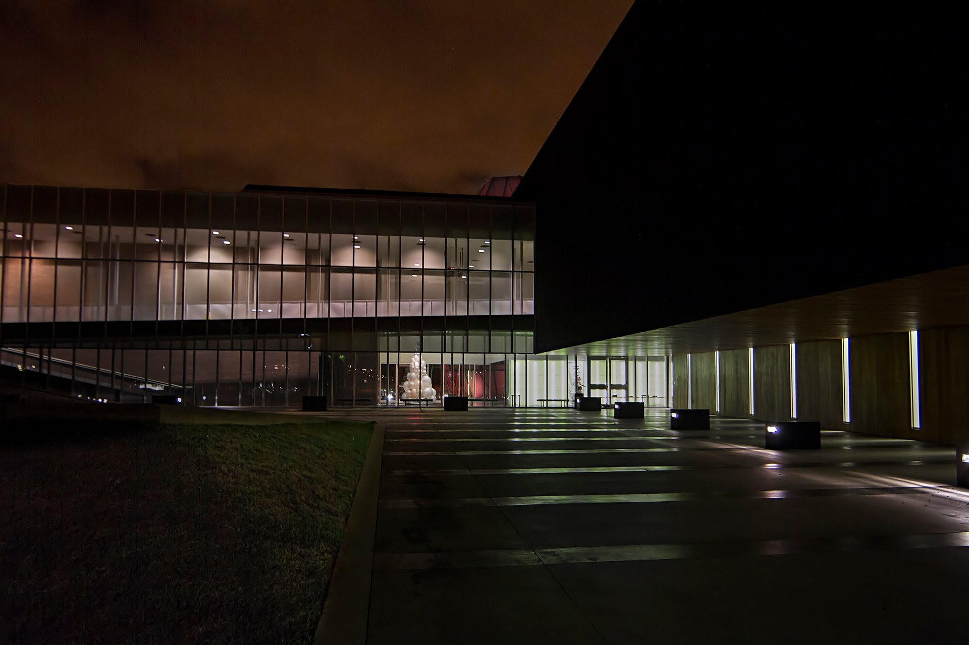 Grimanesa Amoros UROS HOUSE