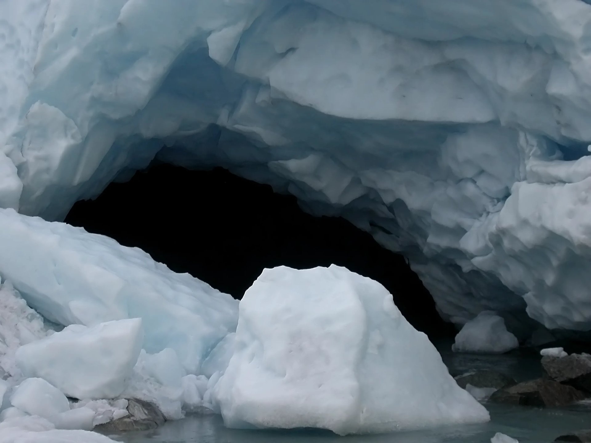 Grimanesa Amoros BETWEEN HEAVEN AND EARTH