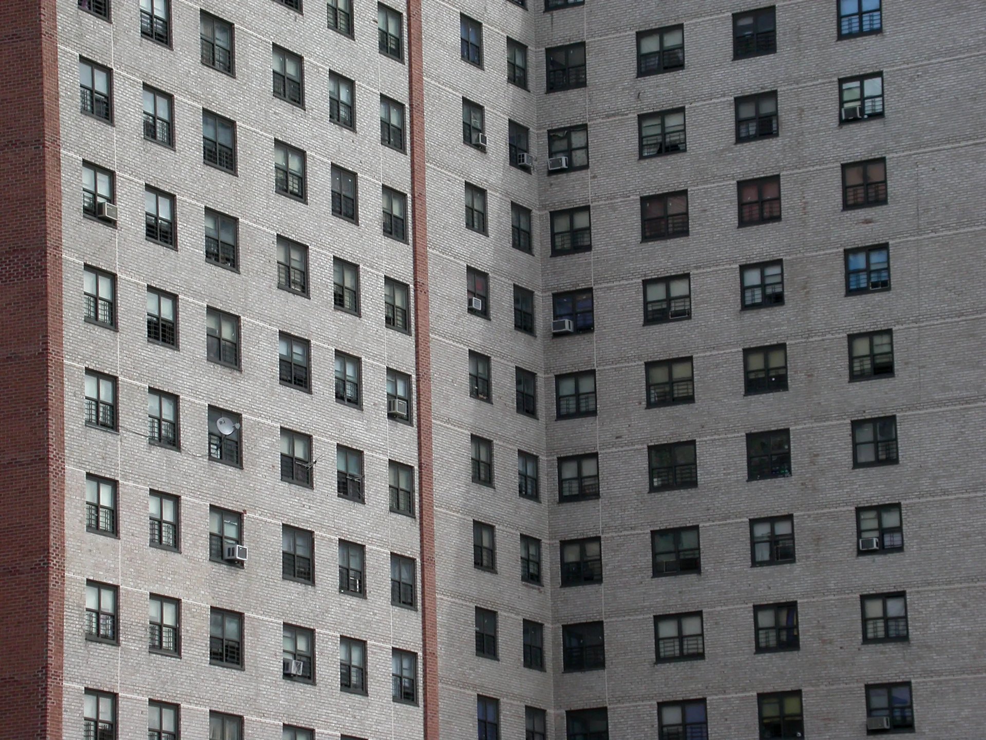 Grimanesa Amoros BETWEEN HEAVEN AND EARTH